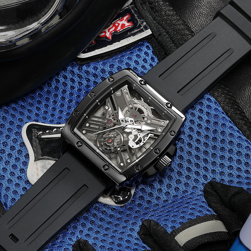 Peinahai a lansat unnou ceas invizibil S Brabus Blue Shadow Edition